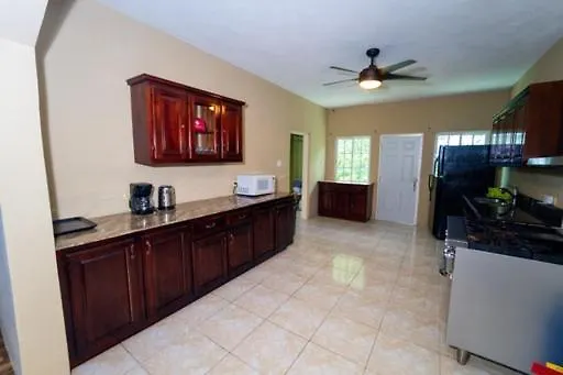 Beautiful Bedroom With Private Bath In A Near * Runaway Bay